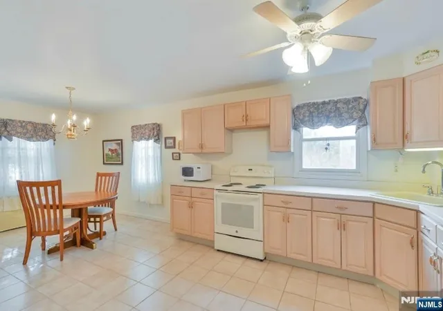 5th image of 899 Green Pond Rd, Rockaway, NJ 07866 | MLS# 26027458