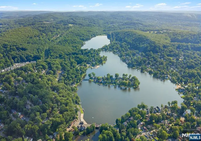 34th image of 19 Cliffside Trl, Denville Township, NJ 07834 | MLS# 26027462