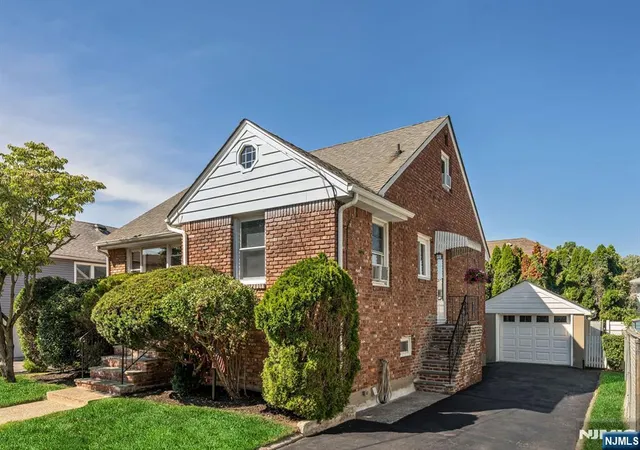 2nd image of 76 Coney Rd, Little Falls, NJ 07424 | MLS# 26027481