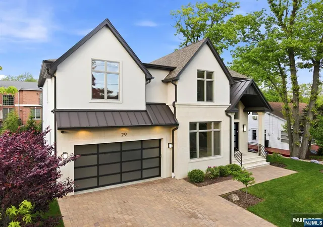 1st image of 29 Roslyn Ave, Englewood Cliffs, NJ 07632 | MLS# 26027515