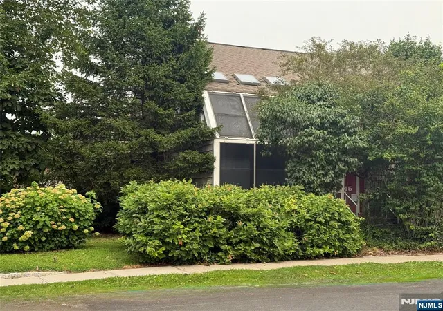 Photo 1 of Sale Pending at 269 Lasalle Ave, Hasbrouck Heights, NJ 07604 | MLS# 26027517 | Listing updated on 2026-08-19