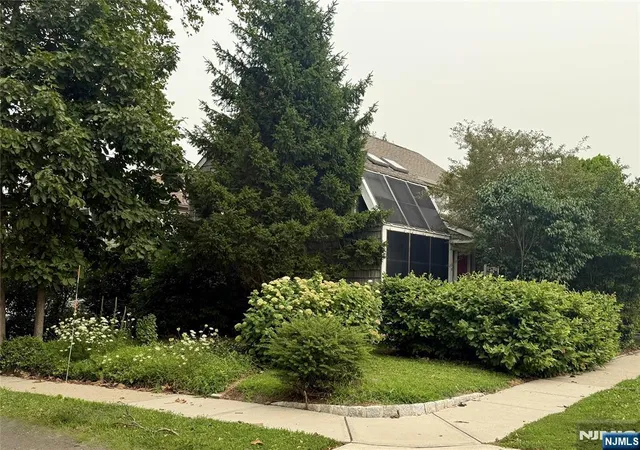 Photo 2 of Sale Pending at 269 Lasalle Ave, Hasbrouck Heights, NJ 07604 | MLS# 26027517 | Listing updated on 2026-08-19