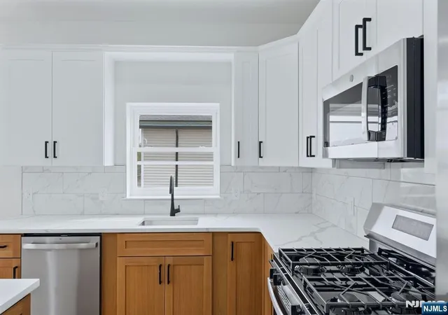 Listing Photo 5 - Condo for sale in building located at 54 Pennsylvania Ave, Newark, NJ 07114