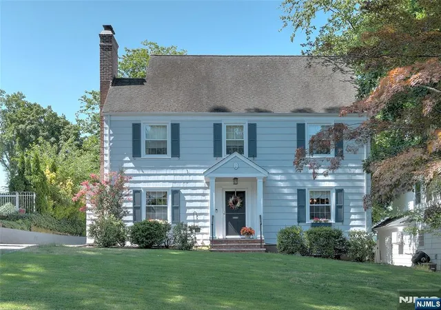 Photo 1 of Sale Pending at 5 Birdseye Glen, Verona, NJ 07044 | MLS# 26027540 | Listing updated on 2026-08-11