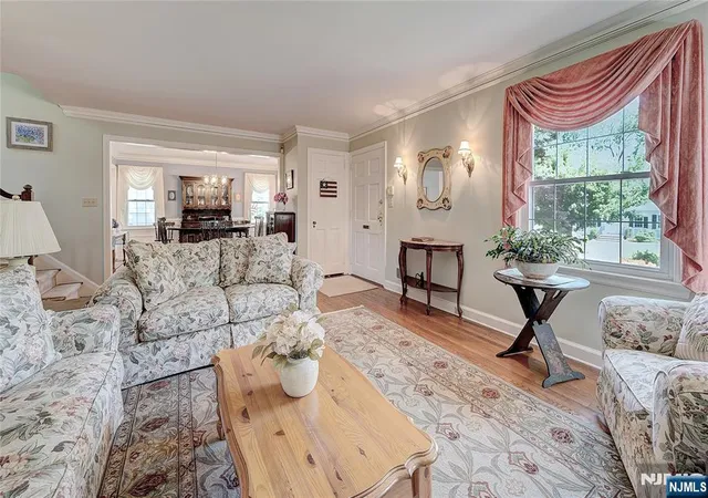 Photo 3 of Sale Pending at 5 Birdseye Glen, Verona, NJ 07044 | MLS# 26027540 | Listing updated on 2026-08-11