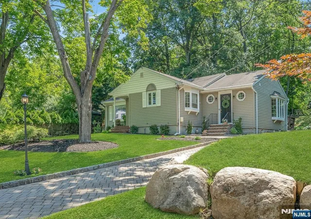 2nd image of 21 Hickory Dr, Oakland, NJ 07436 | MLS# 26027553