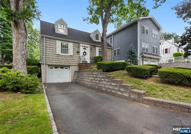 Photo 3 of Single family home for sale at 45 Cleveland Ave, Hasbrouck Heights, NJ 07604 | MLS# 26027556 | Listing updated on 2026-09-17