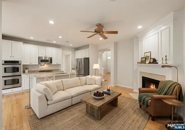 Listing Photo 4 - Condo for sale in building located at 96 Hickory Hl Blvd, Totowa, NJ 07512 - Unit #1205