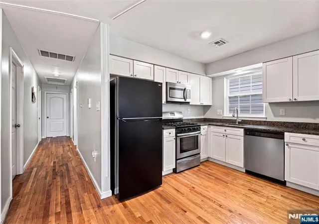 Listing Photo 4 - Condo for sale in building located at 312 Orange St, Newark, NJ 07103