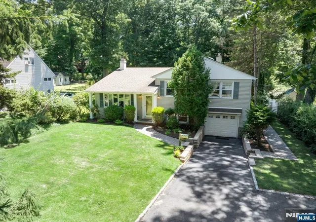 3rd image of 85 Page Dr, Oakland, NJ 07436 | MLS# 26027576