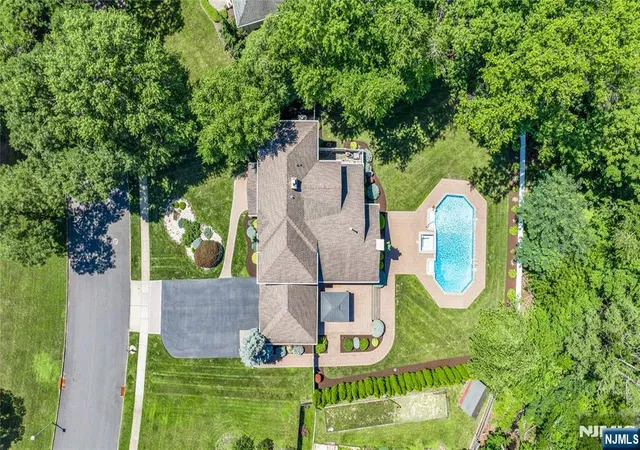 41st image of 3 Bromley Ct, Montville Township, NJ 07045 | MLS# 26027581