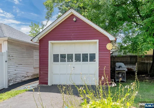 32nd image of 434 3rd Ave, Roselle, NJ 07203 | MLS# 26027601