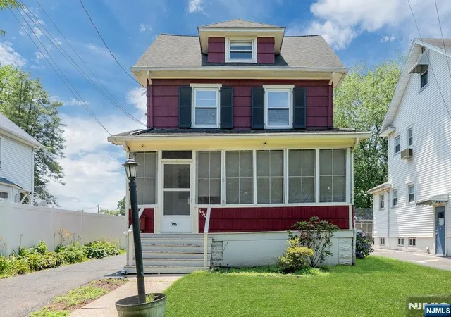 Photo 3 of Single family home for sale at 434 3Rd Ave, Roselle, NJ 07203 | MLS# 26027601 | Listing updated on 2026-09-16