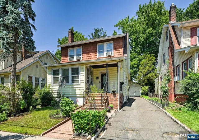 Photo 3 of Single family home for sale at 47 Boyden Pkwy, Maplewood, NJ 07040 | MLS# 26027602 | Listing updated on 2026-08-23