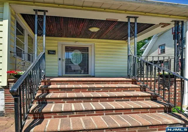 Photo 4 of Single family home for sale at 47 Boyden Pkwy, Maplewood, NJ 07040 | MLS# 26027602 | Listing updated on 2026-08-23