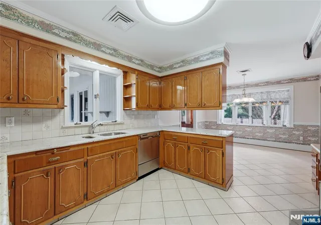 Photo 4 of Sale Pending at 249 River Dr, Elmwood Park, NJ 07407 | MLS# 26027603 | Listing updated on 2026-08-06