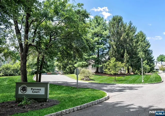 2nd image of 14 Parsons Ct, Mahwah, NJ 07430 | MLS# 26027614