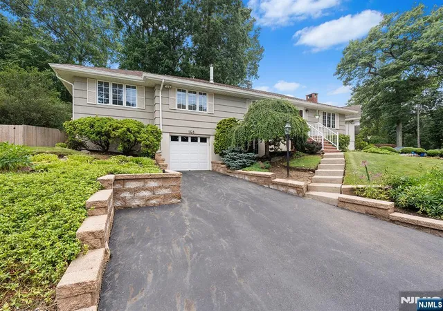 24th image of 168 Rafkind Rd, Bloomingdale, NJ 07403 | MLS# 26027622