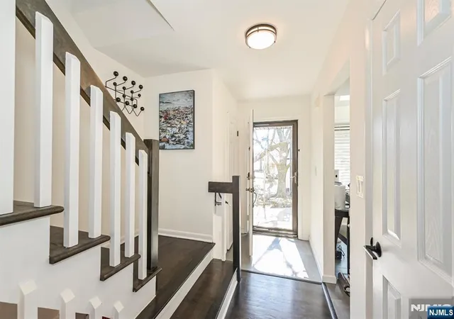 2nd image of 1537 John St #7, Fort Lee, NJ 07024 | MLS# 26027628
