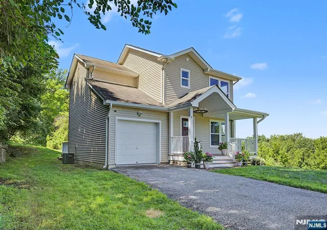 2nd image of 4 Michael Ct, Hamburg, NJ 07419 | MLS# 26027678