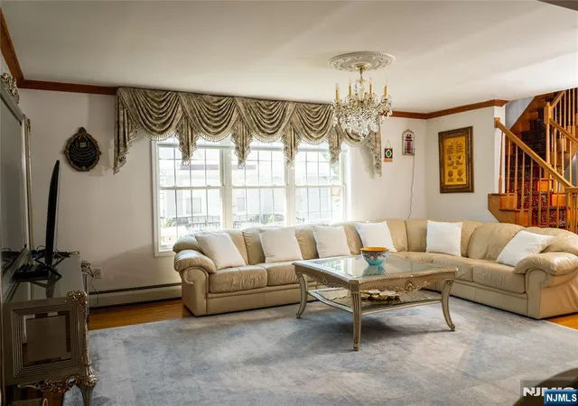 Photo 3 of Single family home for sale at 40 Oaktree Ln, Bloomfield, NJ 07003 | MLS# 26027709 | Listing updated on 2026-09-19