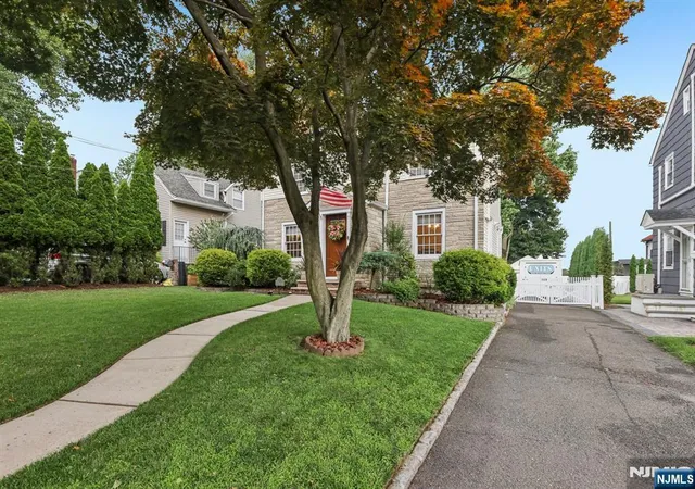 Photo 3 of Sale Pending at 14 Franklin St, Cedar Grove, NJ 07009 | MLS# 26027713 | Listing updated on 2026-08-07