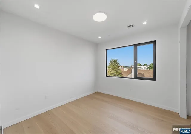 9th image of 190 Prospect St, Fort Lee, NJ 07024 | MLS# 26027720