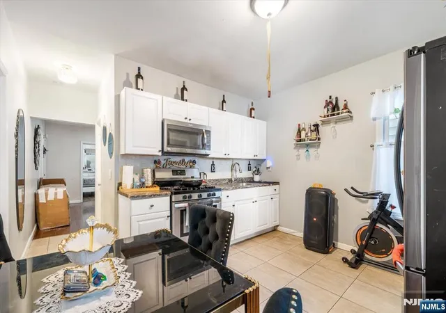 Listing Photo 5 - Condo for sale in building located at 413 Hamilton Ave, Paterson, NJ 07514