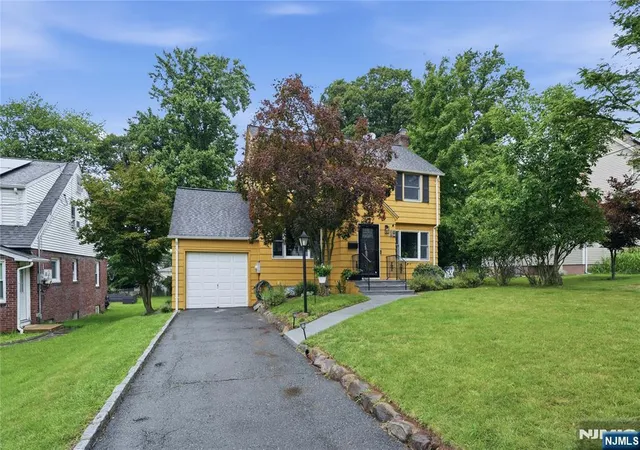 Photo 3 of Sale Pending at 15 Crystal Ave, West Orange, NJ 07052 | MLS# 26027754 | Listing updated on 2026-10-13