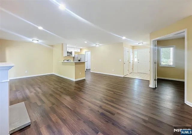 4th image of 30 Bourne Cir #1203, Hamburg, NJ 07419 | MLS# 26027781