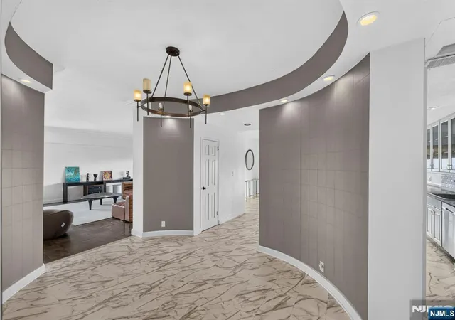 5th image of 2077 Ctr Ave, Fort Lee, NJ 07024