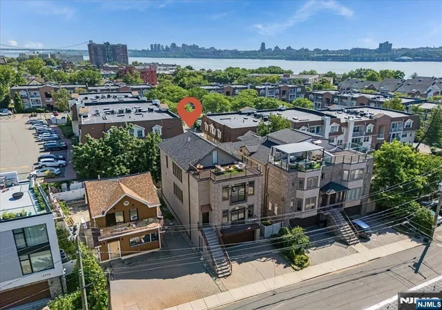 Photo 1 of Sale Pending at 37 Winterburn Pl, Edgewater, NJ 07020 | MLS# 26027808 | Listing updated on 2026-09-17