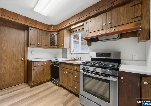 Photo 4 of Sale Pending at 498 Riverside Ter, Rutherford, NJ 07070 | MLS# 26027816 | Listing updated on 2026-09-11