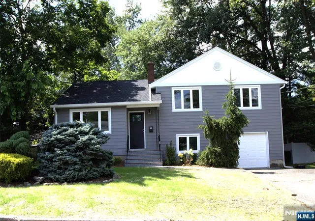 Photo 1 of Single family home for sale at 16 Valley Brook Dr, Emerson, NJ 07630 | MLS# 26027821 | Listing updated on 2026-08-17