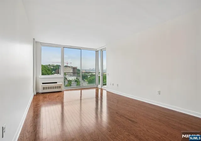3rd image of 1215 Hudson Park, Edgewater, NJ 07020