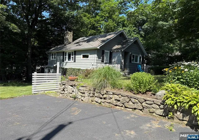 2nd image of 209 Wawayanda Rd, Vernon, NJ 07422 | MLS# 26027839