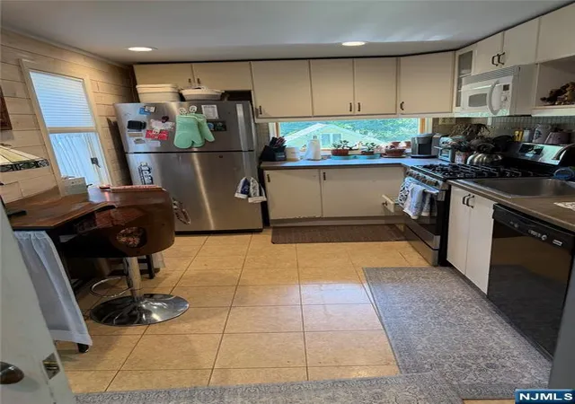 3rd image of 209 Wawayanda Rd, Vernon, NJ 07422 | MLS# 26027839