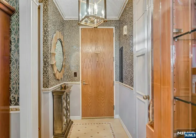 2nd image of 100 Carlyle Dr #6B - South, Cliffside Park, NJ 07010 | MLS# 26027871