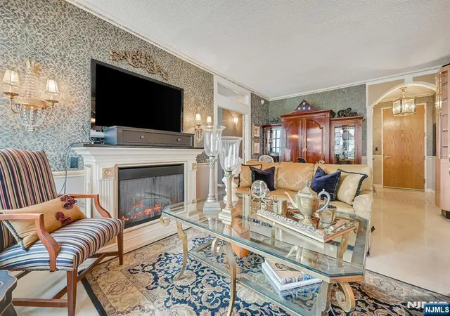 4th image of 100 Carlyle Dr #6B - South, Cliffside Park, NJ 07010 | MLS# 26027871