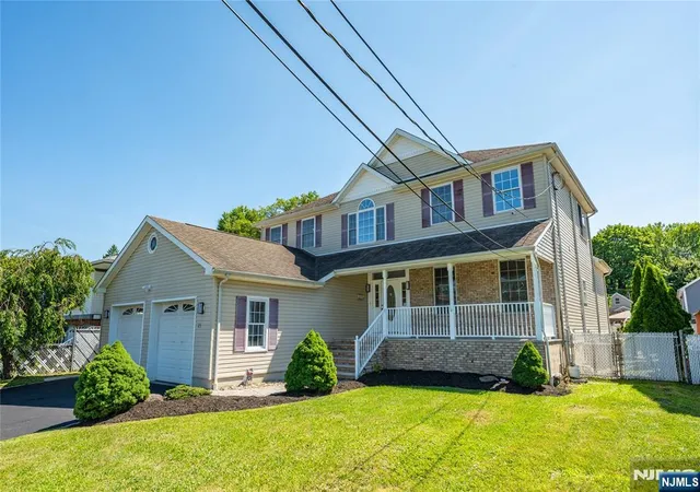 Photo 1 of Single family home for sale at 25 Park Pl, Little Falls, NJ 07424 | MLS# 26027898 | Listing updated on 2026-07-24
