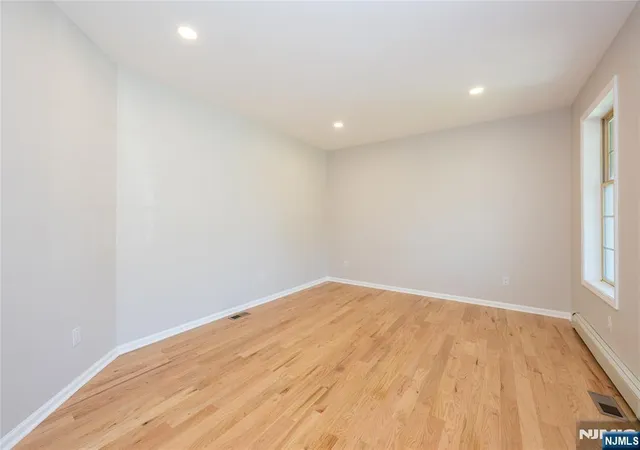 Photo 3 of Single family home for sale at 25 Park Pl, Little Falls, NJ 07424 | MLS# 26027898 | Listing updated on 2026-07-24