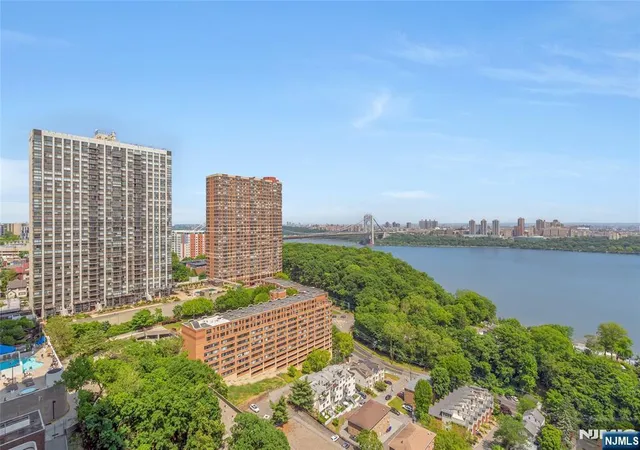 3rd image of 1530 Palisade, Fort Lee, NJ 07024