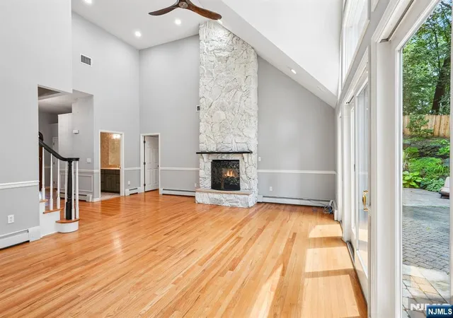 1st image of 922 Hilltop Ter, Franklin Lakes, NJ 07417 | MLS# 26027936