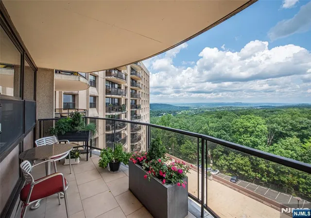 Photo 1 of Sale Pending at 2 Claridge Dr #8HW, Verona, NJ 07044 | MLS# 26027954 | Listing updated on 2026-08-28