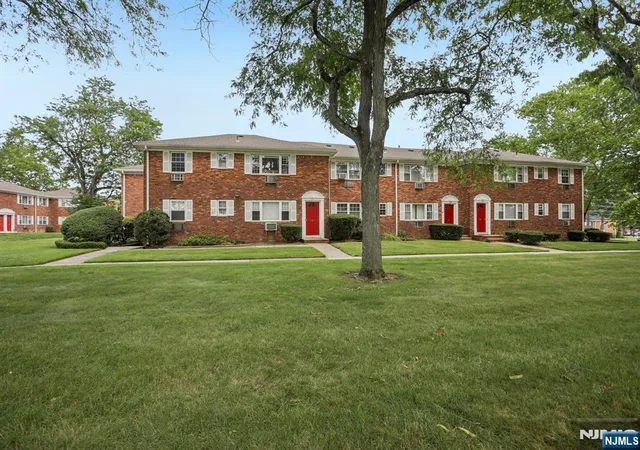 Photo 3 of Sale Pending at 1279 Valley Rd #B, Wayne, NJ 07470 | MLS# 26027980 | Listing updated on 2026-08-07