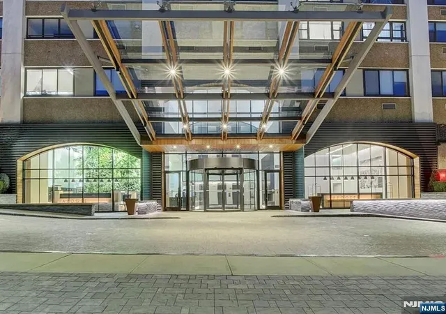 2nd image of 250 Gorge Rd, Cliffside Park, NJ 07010
