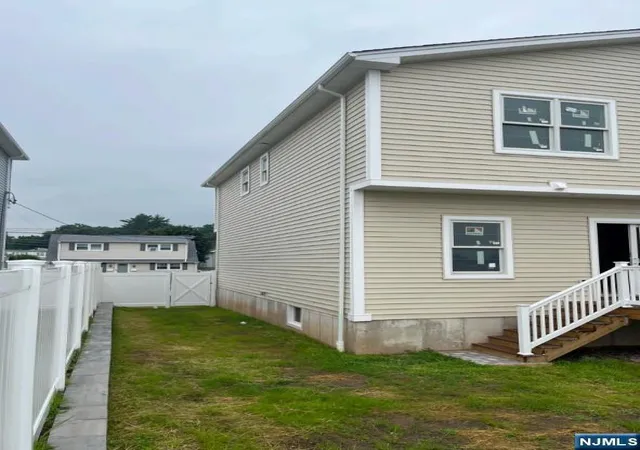 Photo 3 of Single family home for sale at 184 Philip Ave, Elmwood Park, NJ 07407 | MLS# 26028023 | Listing updated on 2026-07-31