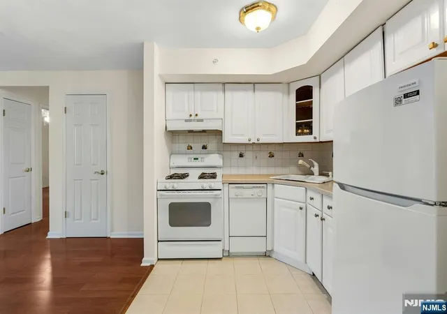 Photo 4 of Condo for sale at 1419 Faulkner Ct, Mahwah, NJ 07430 | MLS# 26028028 | Listing updated on 2026-07-25