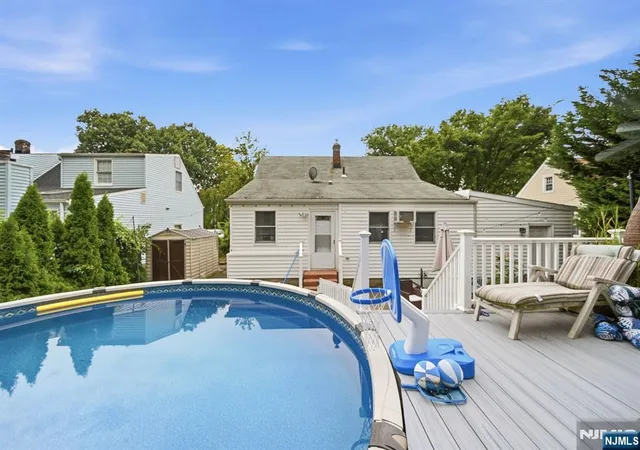 33rd image of 1053 Carnation Dr, New Milford, NJ 07646 | MLS# 26028033
