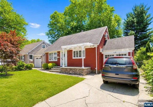 Photo 1 of Sale Pending at 1 10 Lambert Rd, Fair Lawn, NJ 07410 | MLS# 26028035 | Listing updated on 2026-09-02